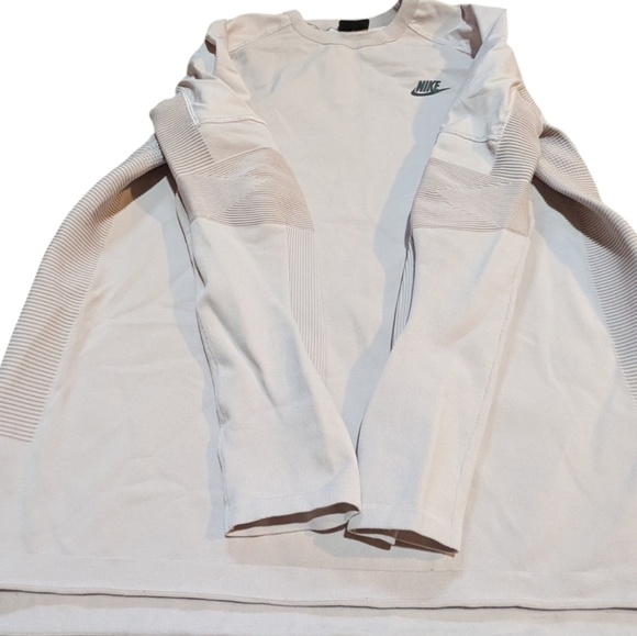 Nike Sportswear Tech Knit Shirt Plum Chalk Long Sleeve Large 886177-036 Active - Picture 5 of 6